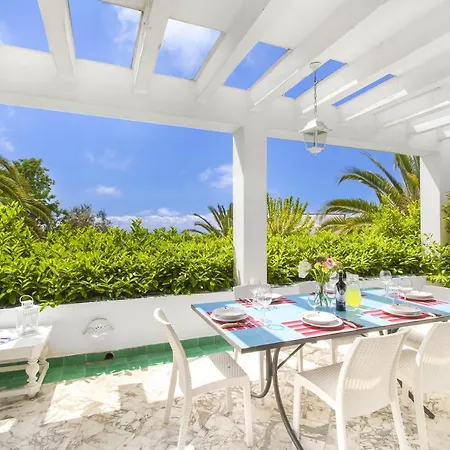 Sleeps 9 Pool Air Con Wifi * Torca