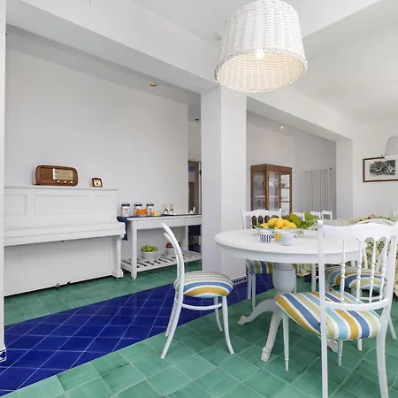 Sleeps 9 Pool Air Con Wifi וילה Torca