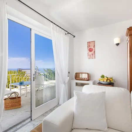 Sleeps 9 Pool Air Con Wifi Torca