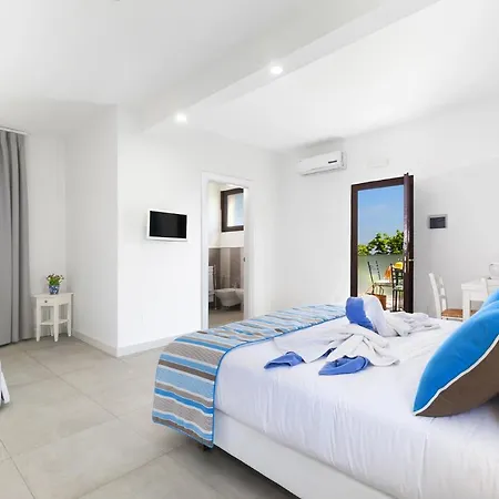 Sleeps 9 Pool Air Con Wifi וילה Torca
